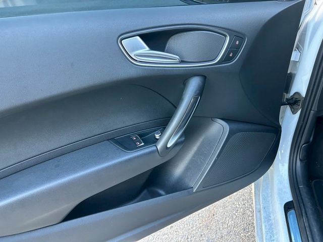 小改款1.0渦輪/6安/倒車顯影/內外氣氛漂亮/稅金最低的安全性小車/可全額貸款  第15張相片