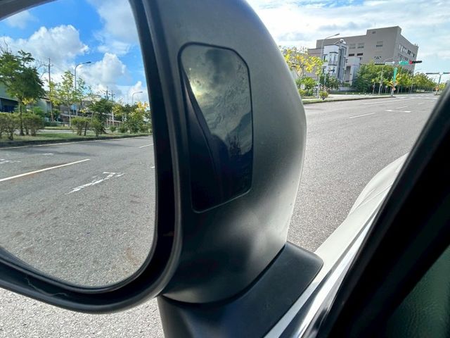 一手車原廠保養/免鑰匙/ACC跟車/AEB緊急煞車/車偏/盲點/7安/電尾門/LED主動轉向頭燈/記憶電動椅  第9張相片