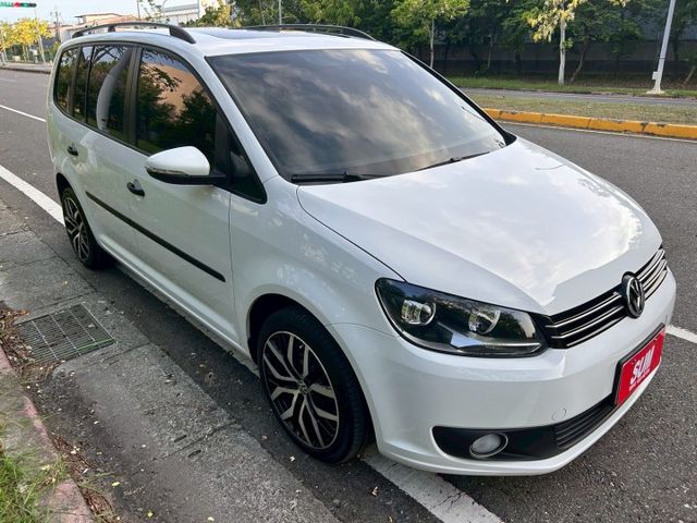 一手車/原鈑件/低里程/全景天窗/大螢幕安卓機/6安/倒車顯影/內外氣氛漂亮  第1張相片
