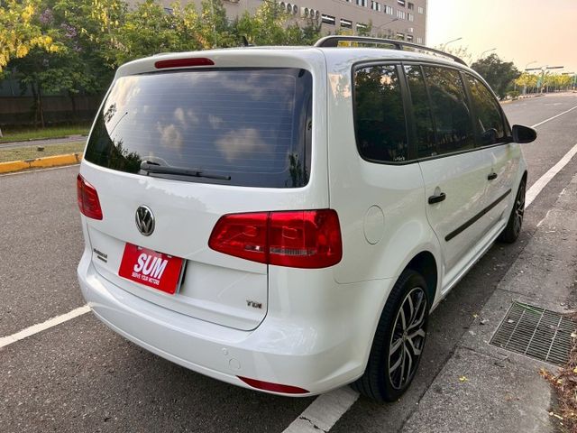 一手車/原鈑件/低里程/全景天窗/大螢幕安卓機/6安/倒車顯影/內外氣氛漂亮  第5張相片