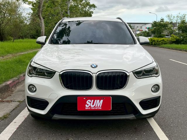 一手車/原鈑件/6安/摸門解鎖/自動停車/LED頭燈/雙前座電動椅/電尾門/行李架/內外氣氛漂亮  第2張相片