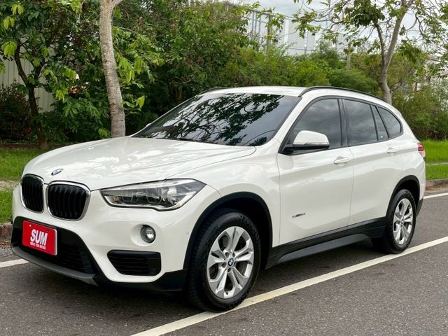 一手車/原鈑件/6安/摸門解鎖/自動停車/LED頭燈/雙前座電動椅/電尾門/行李架/內外氣氛漂亮  第3張相片