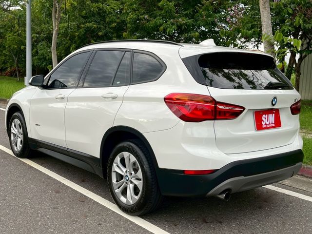 一手車/原鈑件/6安/摸門解鎖/自動停車/LED頭燈/雙前座電動椅/電尾門/行李架/內外氣氛漂亮  第7張相片