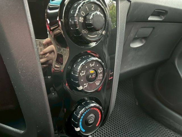 省油省稅首選小車/內外氣氛漂亮/HID頭燈/雙安/低里程/大螢幕安卓機/已認證/可貸款  第12張相片