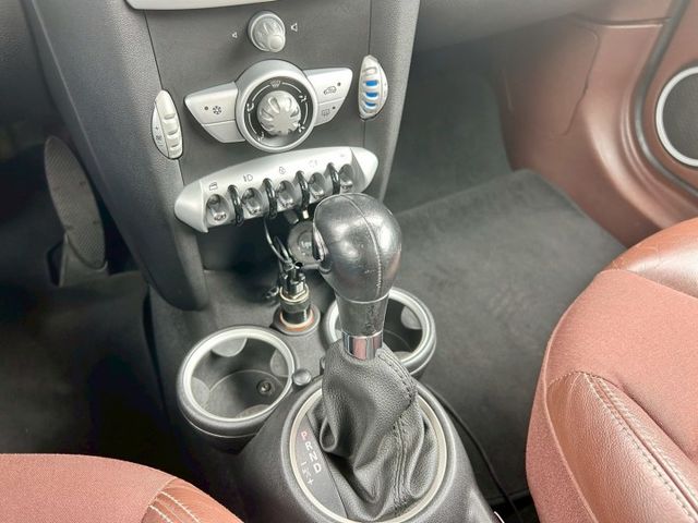 1+2不對稱車門獨特設計/經典內裝配色/原鈑件/HID感應式頭燈/6安/內外氣氛漂亮/可貸款  第12張相片