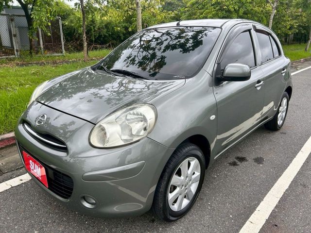 超低里程只跑8萬/原鈑件省油小車/免鑰匙/雙安/內外氣氛漂亮/可全額貸款  第1張相片