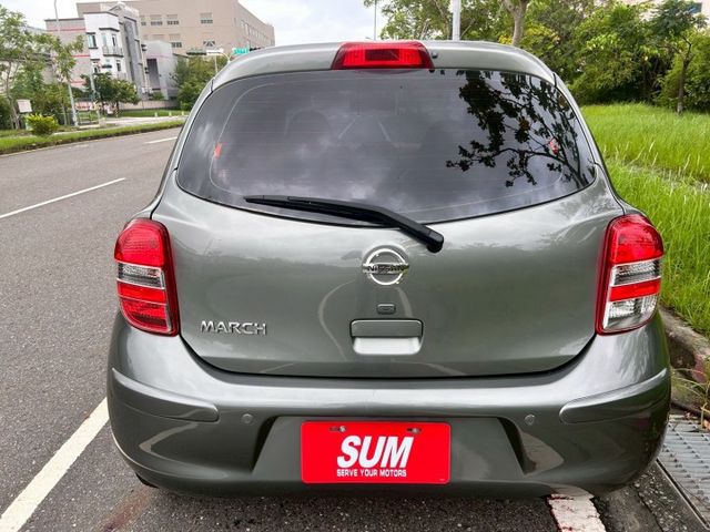 超低里程只跑8萬/原鈑件省油小車/免鑰匙/雙安/內外氣氛漂亮/可全額貸款  第6張相片