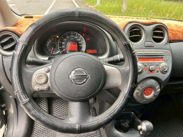 超低里程只跑8萬/原鈑件省油小車/免鑰匙/雙安/內外氣氛漂亮/可全額貸款  第9張相片