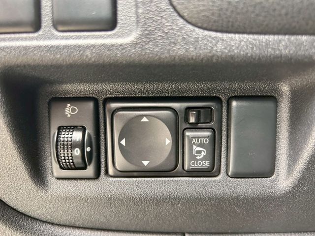 超低里程只跑8萬/原鈑件省油小車/免鑰匙/雙安/內外氣氛漂亮/可全額貸款  第14張相片