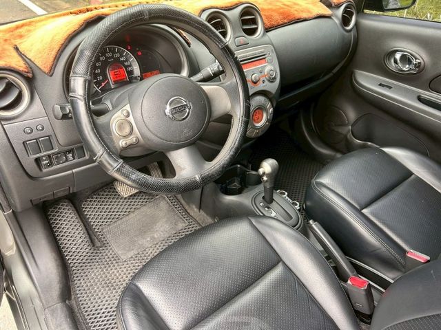 超低里程只跑8萬/原鈑件省油小車/免鑰匙/雙安/內外氣氛漂亮/可全額貸款  第16張相片