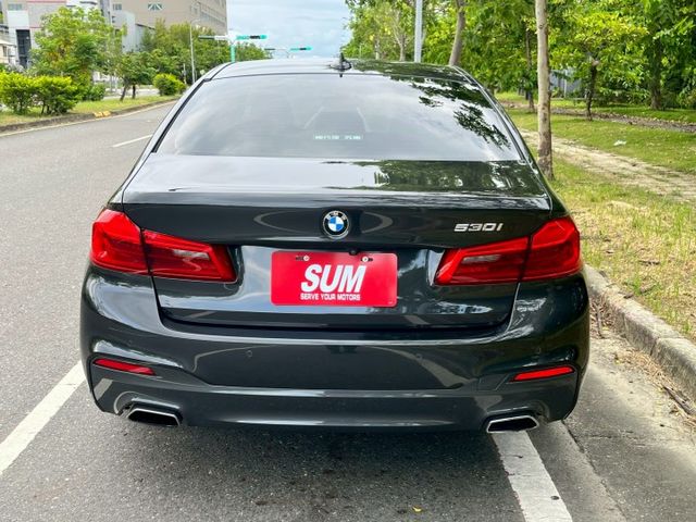 總代理530i M版/原鈑件/ACC跟車/盲點/AC套件/後輪轉向系統/藍卡鉗/360環景/車偏/抬顯/摸門解鎖  第6張相片