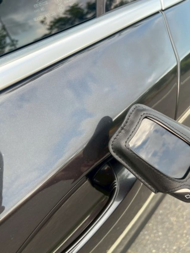 總代理530i M版/原鈑件/ACC跟車/盲點/AC套件/後輪轉向系統/藍卡鉗/360環景/車偏/抬顯/摸門解鎖  第8張相片