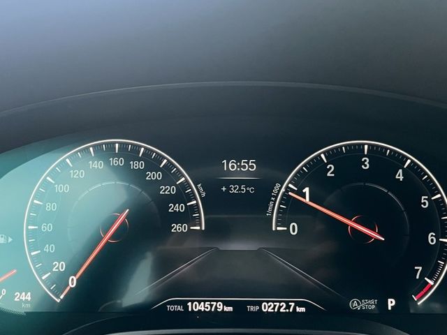 總代理530i M版/原鈑件/ACC跟車/盲點/AC套件/後輪轉向系統/藍卡鉗/360環景/車偏/抬顯/摸門解鎖  第12張相片