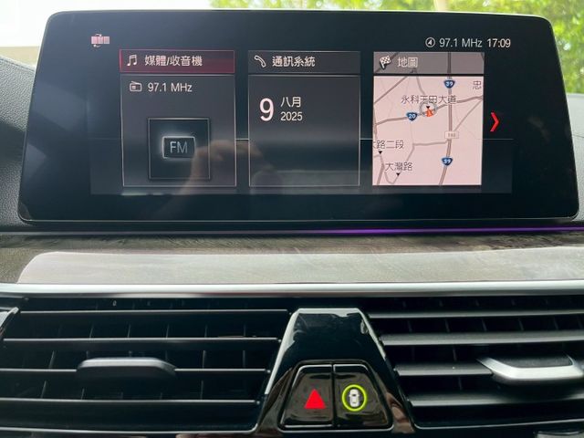 總代理530i M版/原鈑件/ACC跟車/盲點/AC套件/後輪轉向系統/藍卡鉗/360環景/車偏/抬顯/摸門解鎖  第13張相片