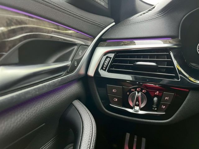 總代理530i M版/原鈑件/ACC跟車/盲點/AC套件/後輪轉向系統/藍卡鉗/360環景/車偏/抬顯/摸門解鎖  第17張相片