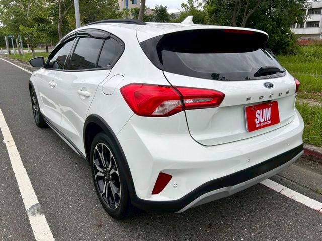 任性版/一手車/原鈑件B&O音響/ACC跟車/盲點/免鑰匙/LED頭燈/電動椅/分區溫控/CARPLAY/倒影  第7張相片