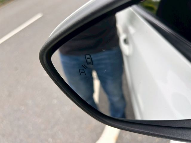 任性版/一手車/原鈑件B&O音響/ACC跟車/盲點/免鑰匙/LED頭燈/電動椅/分區溫控/CARPLAY/倒影  第9張相片