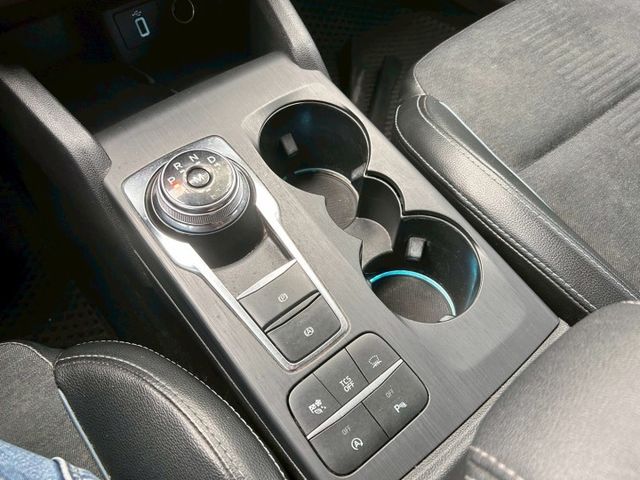 任性版/一手車/原鈑件B&O音響/ACC跟車/盲點/免鑰匙/LED頭燈/電動椅/分區溫控/CARPLAY/倒影  第15張相片