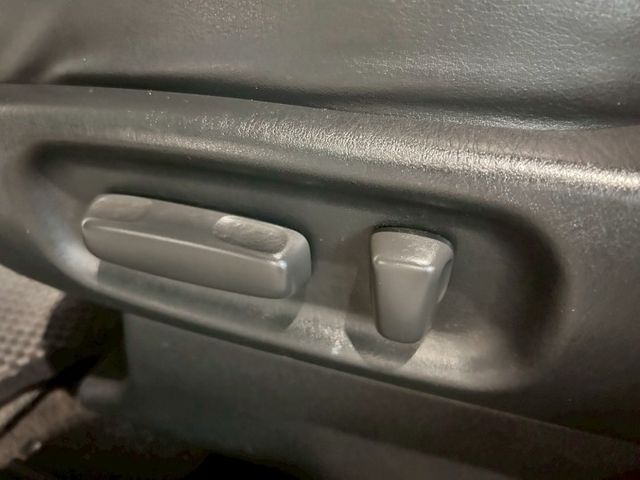 稀有Z版6人座/原廠運動版空力套件/原鈑件/升級安卓機/低里程/電動椅/可貸款  第11張相片