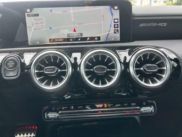 總代理AMG CLA 45 S 4MATIC/一手車原廠保養/原鈑件/雙認證/AMG可調式聲浪/夜色套件/空力套件  第12張相片