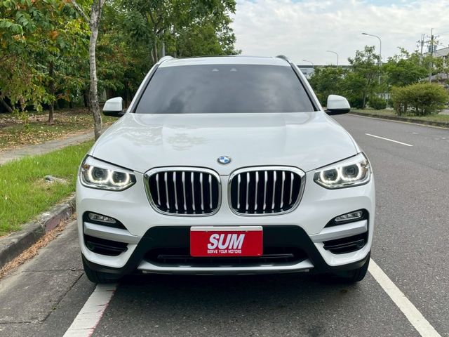 30i/原鈑件/摸門解鎖/LED主動轉向頭燈/雙前電動椅/黑頂棚/全景天窗/CARPLAY  第2張相片