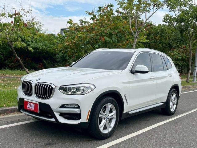 30i/原鈑件/摸門解鎖/LED主動轉向頭燈/雙前電動椅/黑頂棚/全景天窗/CARPLAY  第3張相片