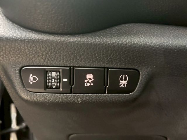 X-LINE一手車/原鈑件/免鑰匙/7安/AEB主動煞停/CARPLAY/車道偏移維持輔助  第16張相片