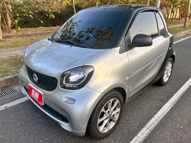FORTWO COUPE/原鈑件/低里程只跑7萬/1.0稅金/定速/4安/藍芽音樂/全景天窗  第1張相片