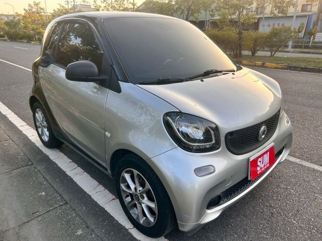 FORTWO COUPE/原鈑件/低里程只跑7萬/1.0稅金/定速/4安/藍芽音樂/全景天窗  第3張相片