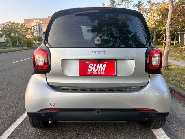 FORTWO COUPE/原鈑件/低里程只跑7萬/1.0稅金/定速/4安/藍芽音樂/全景天窗  第6張相片