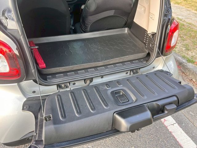 FORTWO COUPE/原鈑件/低里程只跑7萬/1.0稅金/定速/4安/藍芽音樂/全景天窗  第20張相片