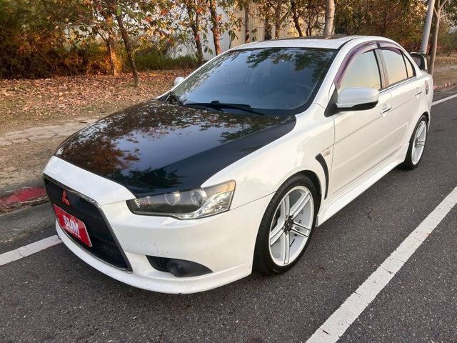 IO頂級/原鈑件/I-KEY/空力套件/HID主動轉向頭燈/換檔撥片/大螢幕安卓機/天窗  第1張相片