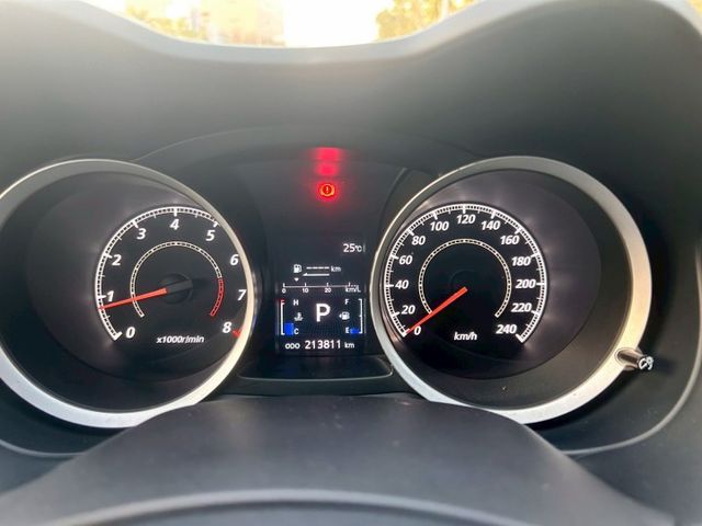 IO頂級/原鈑件/I-KEY/空力套件/HID主動轉向頭燈/換檔撥片/大螢幕安卓機/天窗  第12張相片