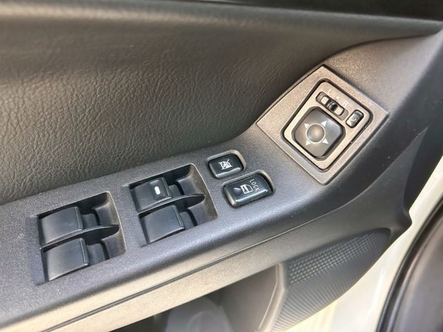 IO頂級/原鈑件/I-KEY/空力套件/HID主動轉向頭燈/換檔撥片/大螢幕安卓機/天窗  第16張相片