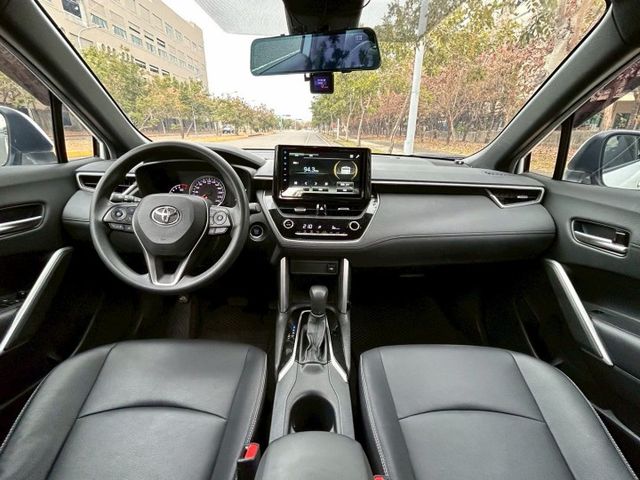 挑戰最低價!!豪華版/原鈑件/免鑰匙/ACC跟車/車道維持輔助/7安/自動遠光燈  第5張相片