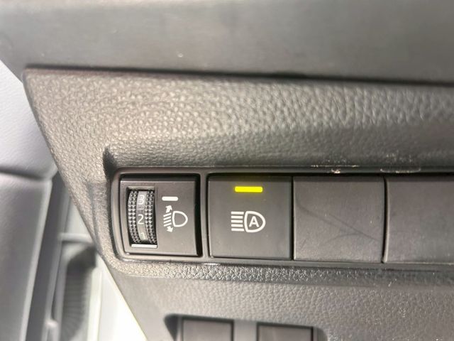 挑戰最低價!!豪華版/原鈑件/免鑰匙/ACC跟車/車道維持輔助/7安/自動遠光燈  第8張相片