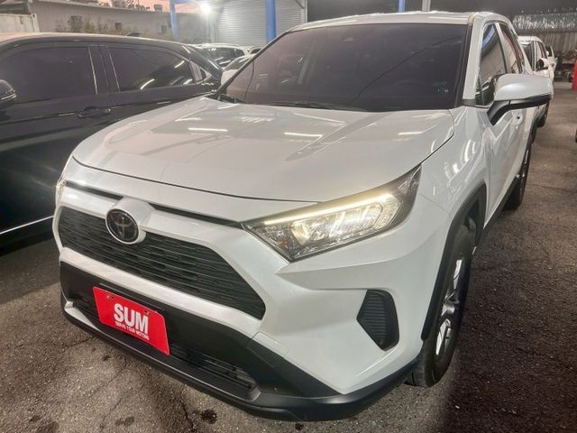 低里程只跑1萬/原廠保固/原鈑件/ACC跟車/車道偏移/LED頭燈  第1張相片