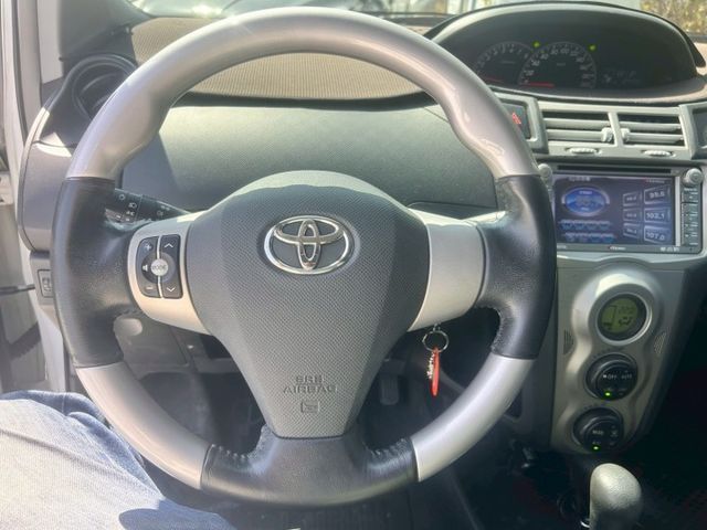 G版皮椅/低里程/雙安/音響快控鍵/恆溫/ISOFIX/內外氣氛漂亮  第6張相片