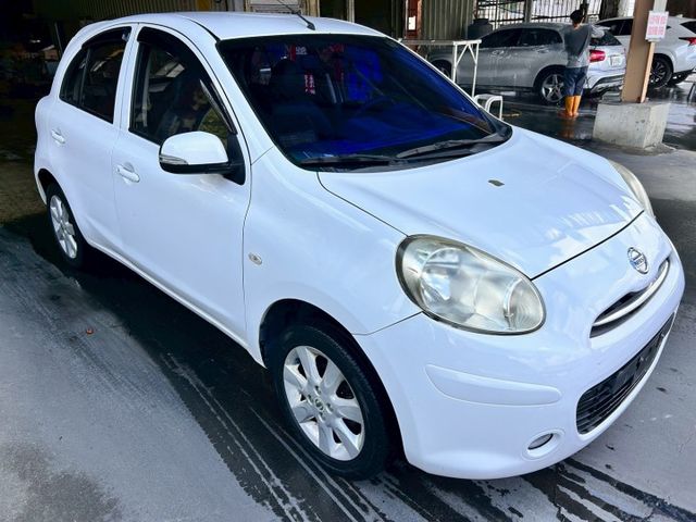 旗艦版/原鈑件/免鑰匙/雙安/低里程只跑5萬/內外氣氛漂亮  第1張相片