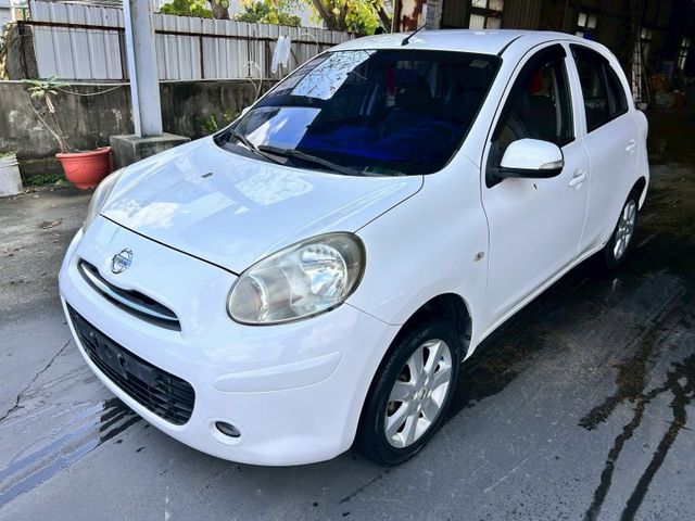 旗艦版/原鈑件/免鑰匙/雙安/低里程只跑5萬/內外氣氛漂亮  第3張相片