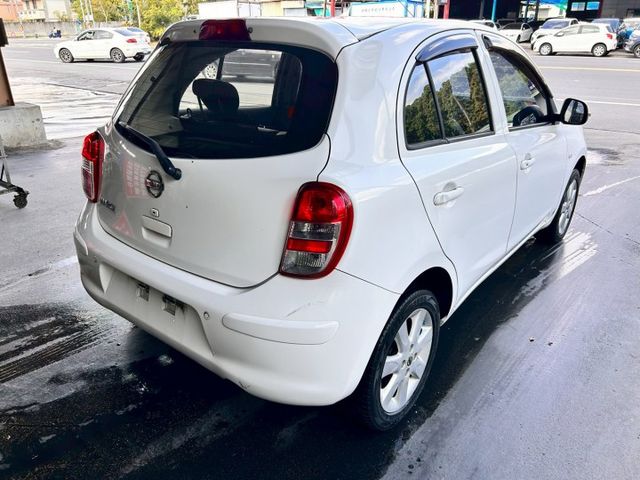 旗艦版/原鈑件/免鑰匙/雙安/低里程只跑5萬/內外氣氛漂亮  第5張相片