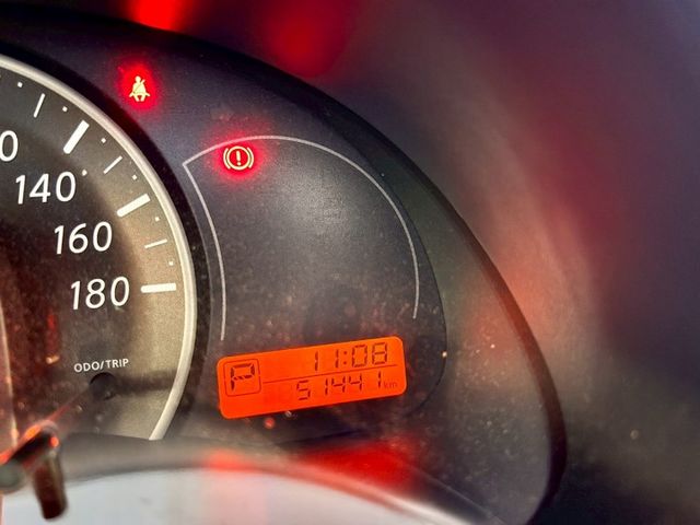 旗艦版/原鈑件/免鑰匙/雙安/低里程只跑5萬/內外氣氛漂亮  第7張相片