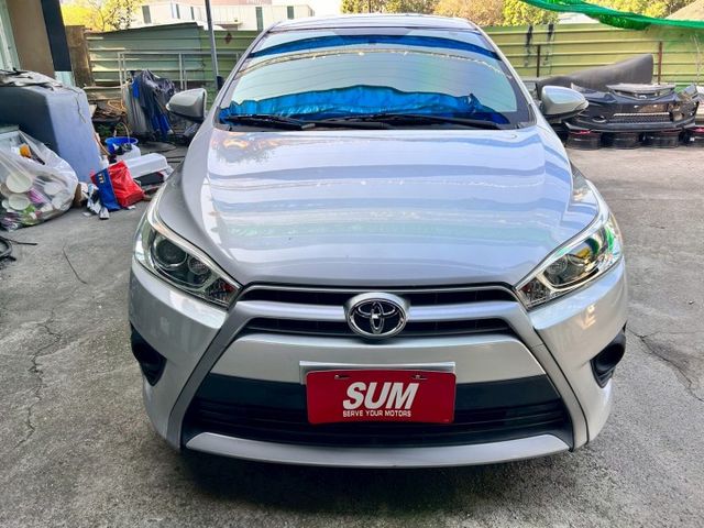 豪華版免鑰匙/低里程只跑6萬3/恆溫/大螢幕主機/倒車顯影/音響快控鍵/內外氣氛漂亮  第2張相片