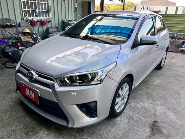 豪華版免鑰匙/低里程只跑6萬3/恆溫/大螢幕主機/倒車顯影/音響快控鍵/內外氣氛漂亮  第3張相片