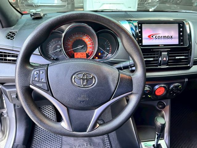 豪華版免鑰匙/低里程只跑6萬3/恆溫/大螢幕主機/倒車顯影/音響快控鍵/內外氣氛漂亮  第9張相片