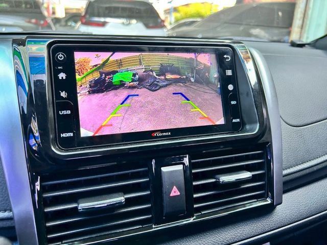 豪華版免鑰匙/低里程只跑6萬3/恆溫/大螢幕主機/倒車顯影/音響快控鍵/內外氣氛漂亮  第12張相片