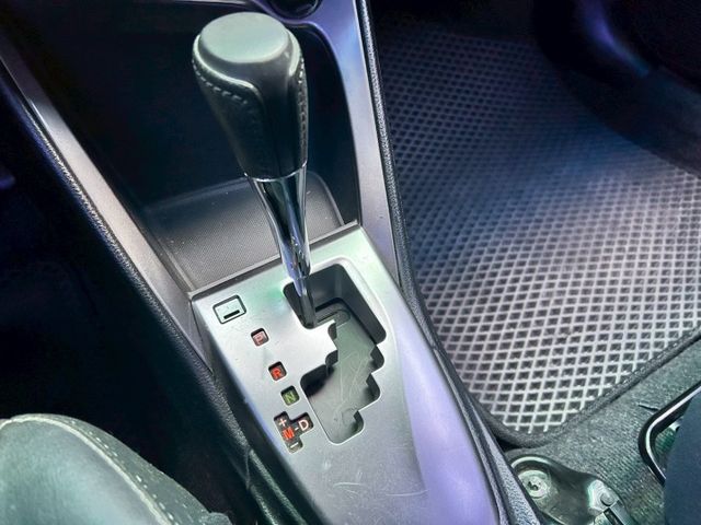 豪華版免鑰匙/低里程只跑6萬3/恆溫/大螢幕主機/倒車顯影/音響快控鍵/內外氣氛漂亮  第14張相片