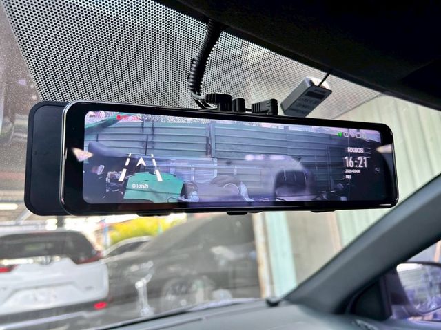 豪華版免鑰匙/低里程只跑6萬3/恆溫/大螢幕主機/倒車顯影/音響快控鍵/內外氣氛漂亮  第18張相片