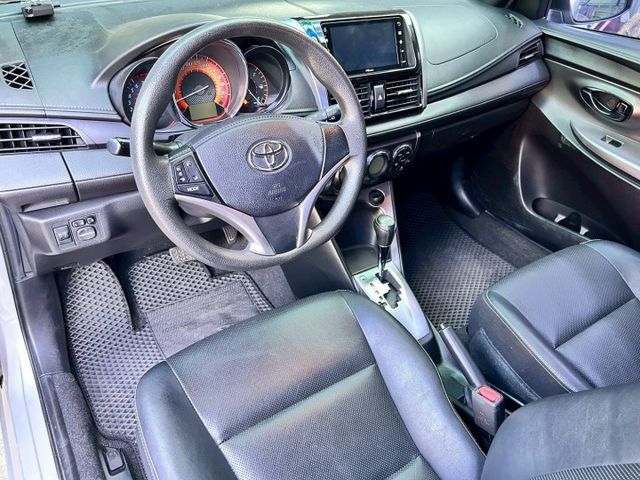 豪華版免鑰匙/低里程只跑6萬3/恆溫/大螢幕主機/倒車顯影/音響快控鍵/內外氣氛漂亮  第19張相片