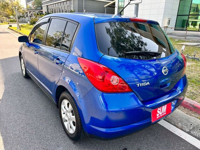 低里程/免鑰匙/雙安/定速/AUTO大燈/內外氣氛漂亮  第4張相片